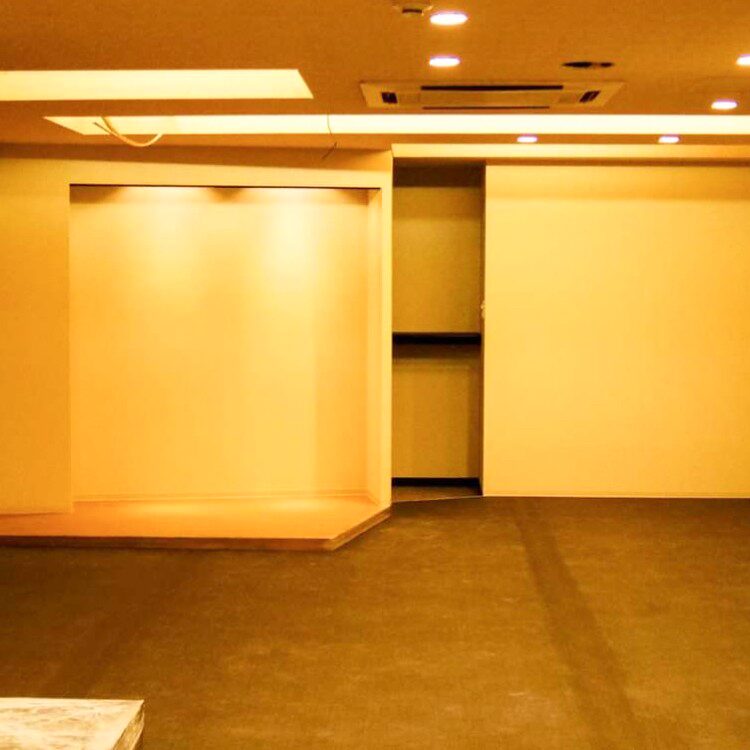 リノベーション後の和風居酒屋のステージ